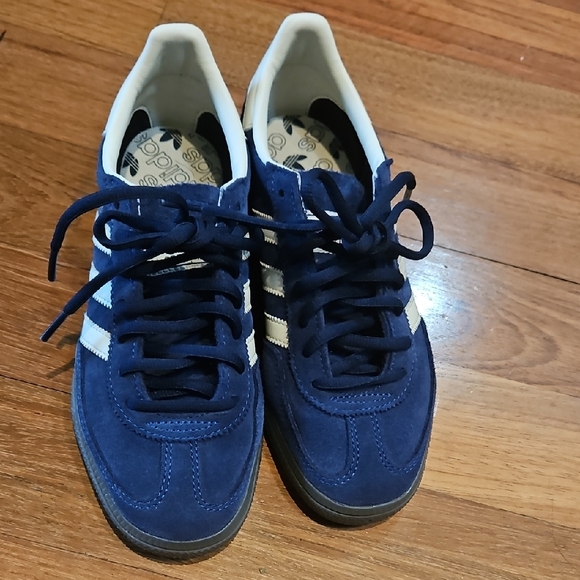 Adidas Women\'s Blue and White Sneakers main image 4